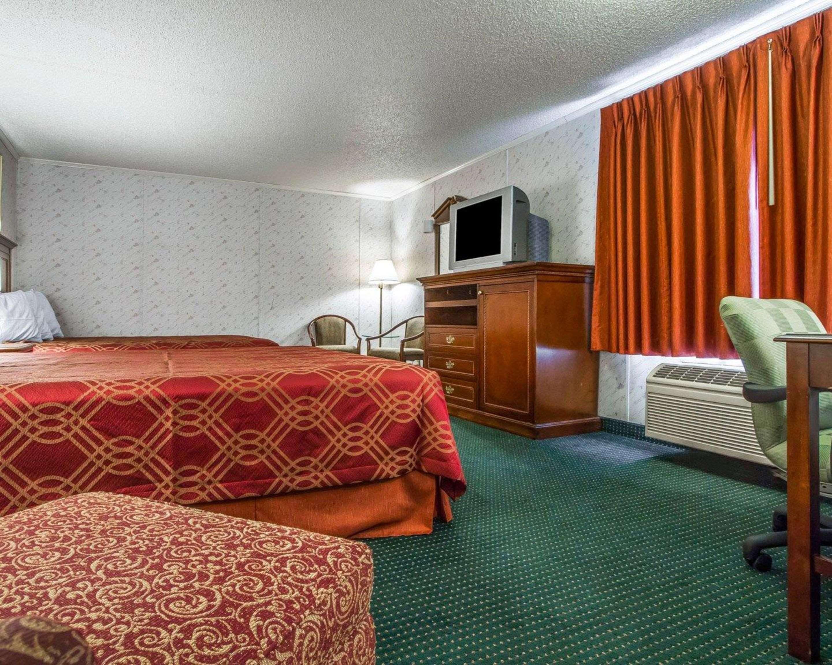 Rodeway Inn & Suites Brunswick Near Hwy 1 Eksteriør billede