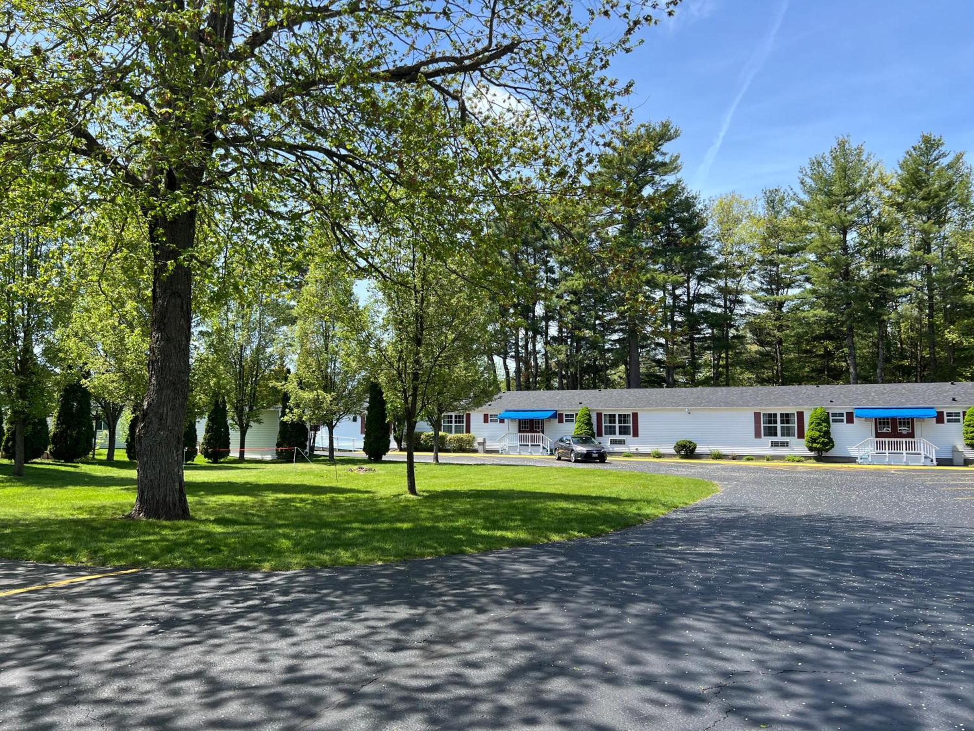Rodeway Inn & Suites Brunswick Near Hwy 1 Eksteriør billede