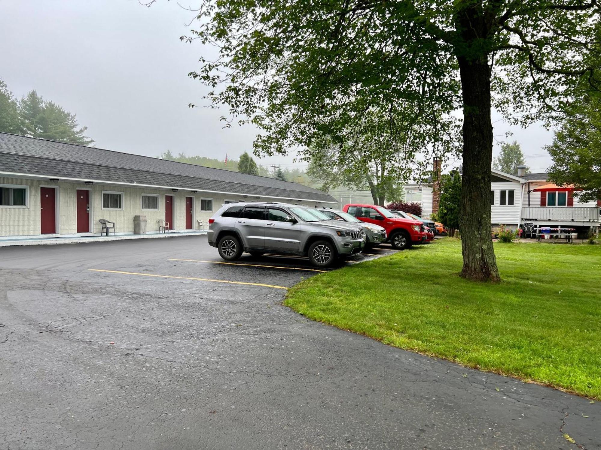 Rodeway Inn & Suites Brunswick Near Hwy 1 Eksteriør billede