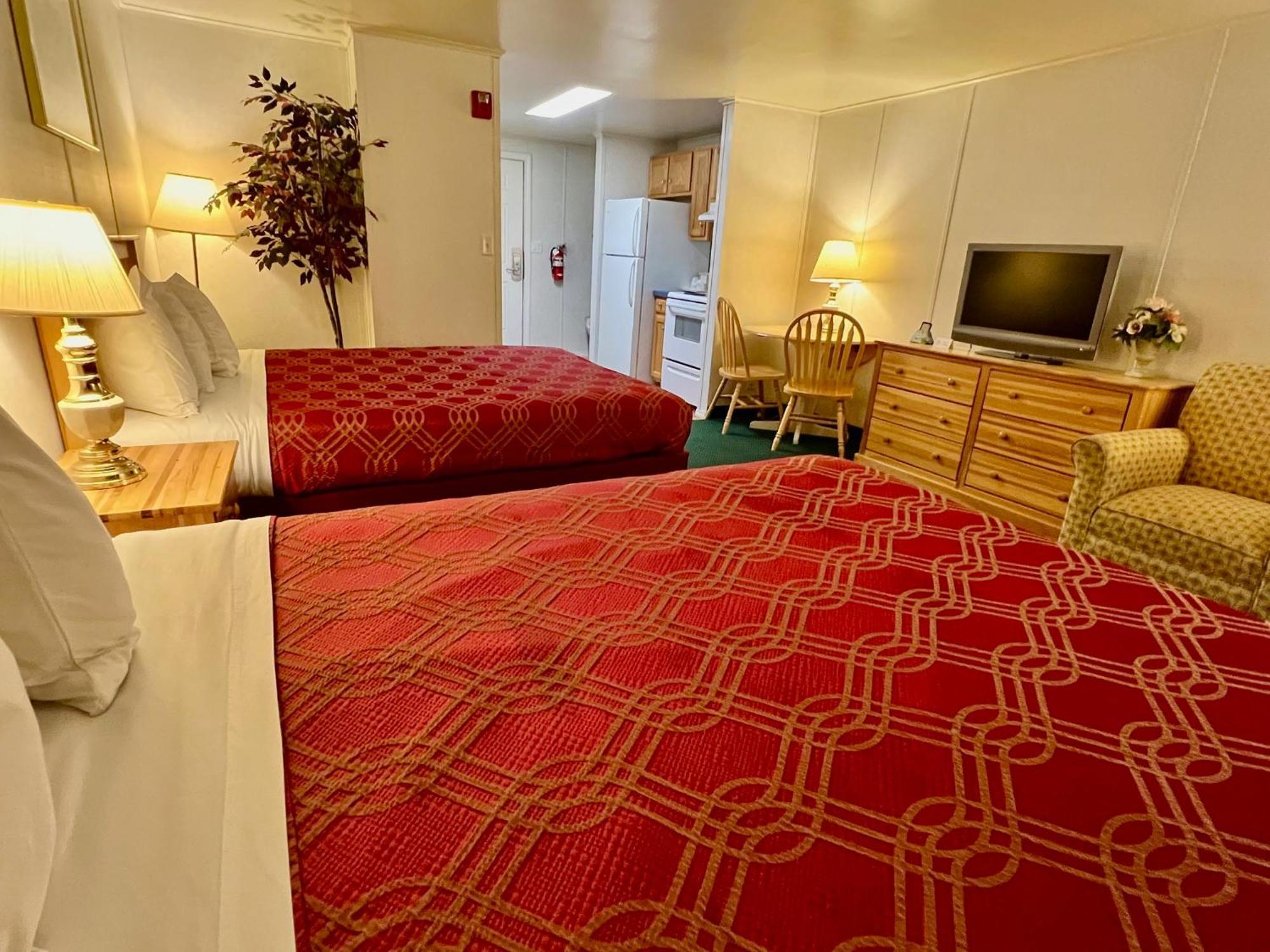 Rodeway Inn & Suites Brunswick Near Hwy 1 Eksteriør billede