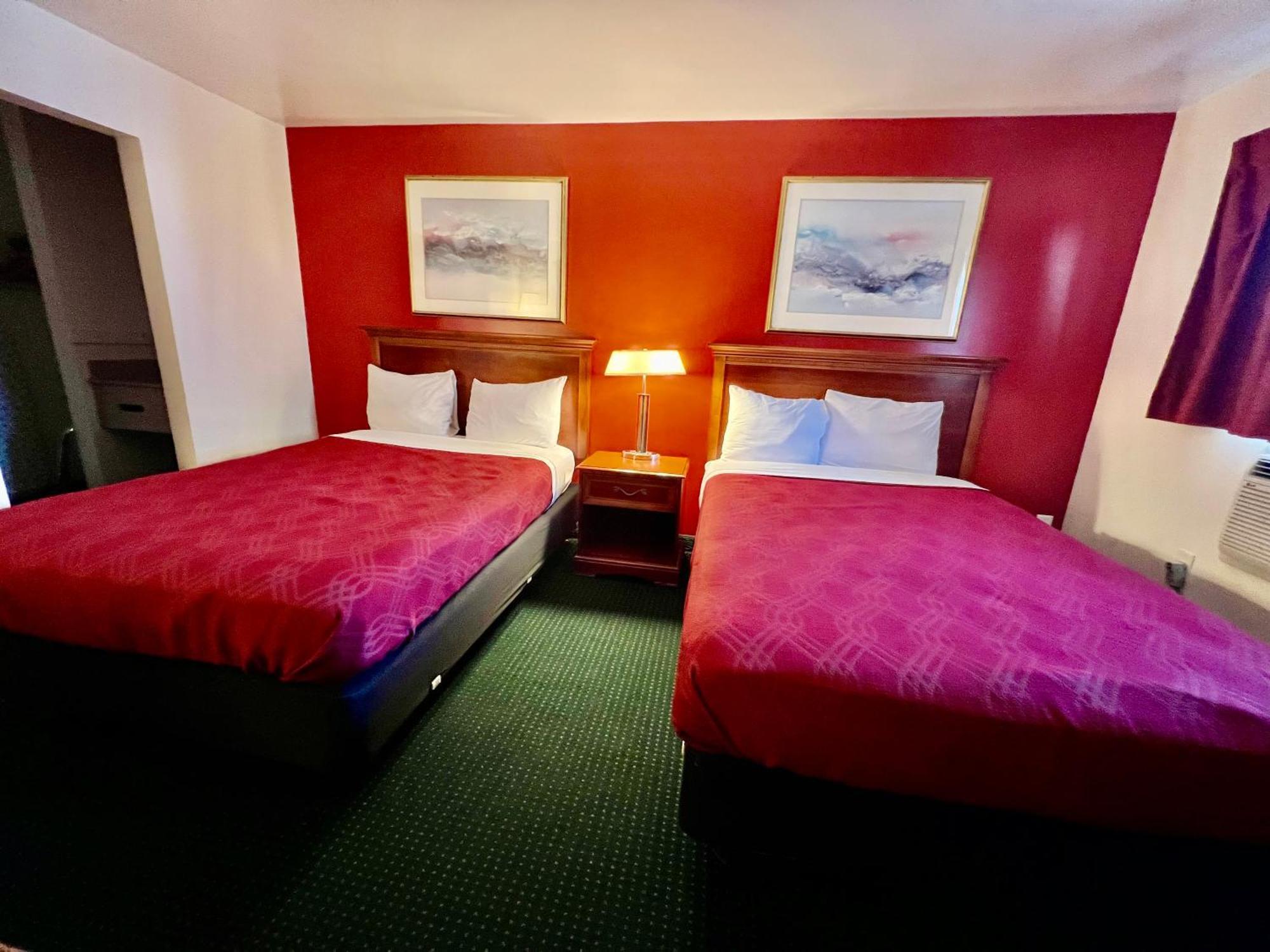 Rodeway Inn & Suites Brunswick Near Hwy 1 Eksteriør billede